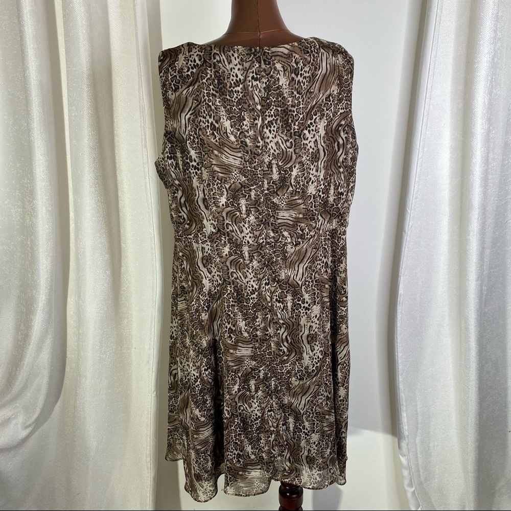 Dress barn animal print abstract midi dress - Picture 4 of 6
